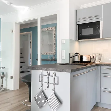 La Apartment *